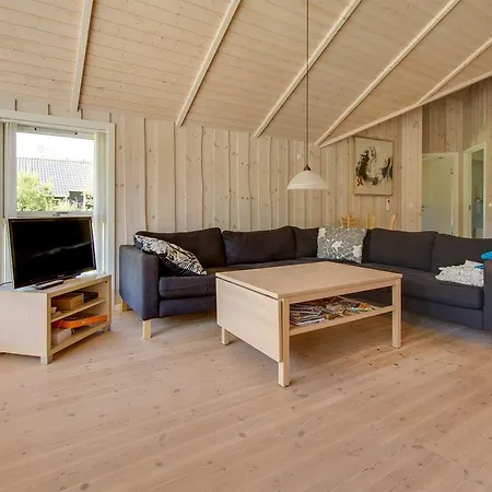 Four-bedroom Holiday In * Hals