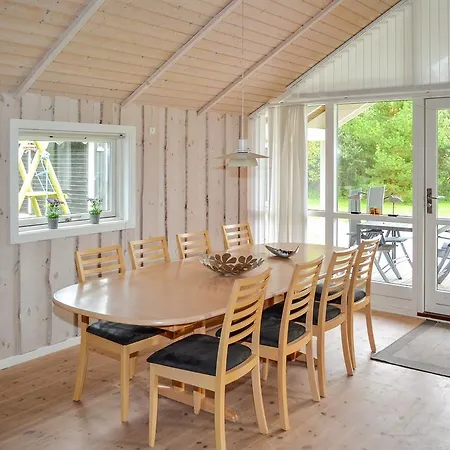 度假居 Four-bedroom Holiday In *