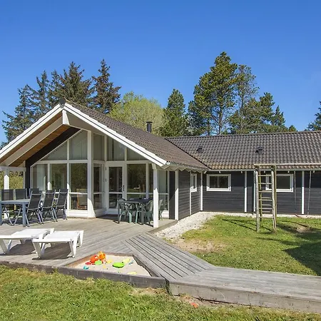 Four-bedroom Holiday In * Hals
