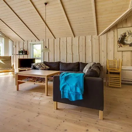 度假居 Four-bedroom Holiday In *